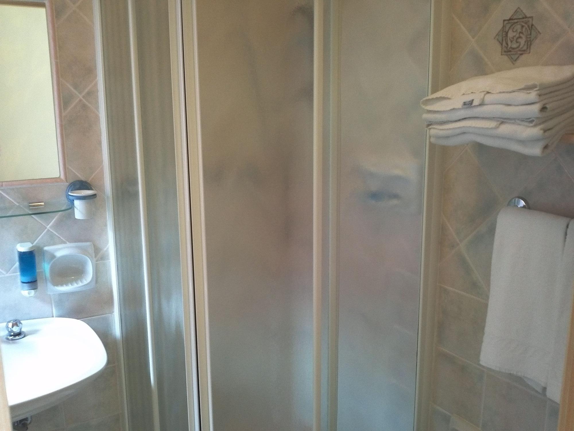 Hotel Abbaruja Олбия Екстериор снимка