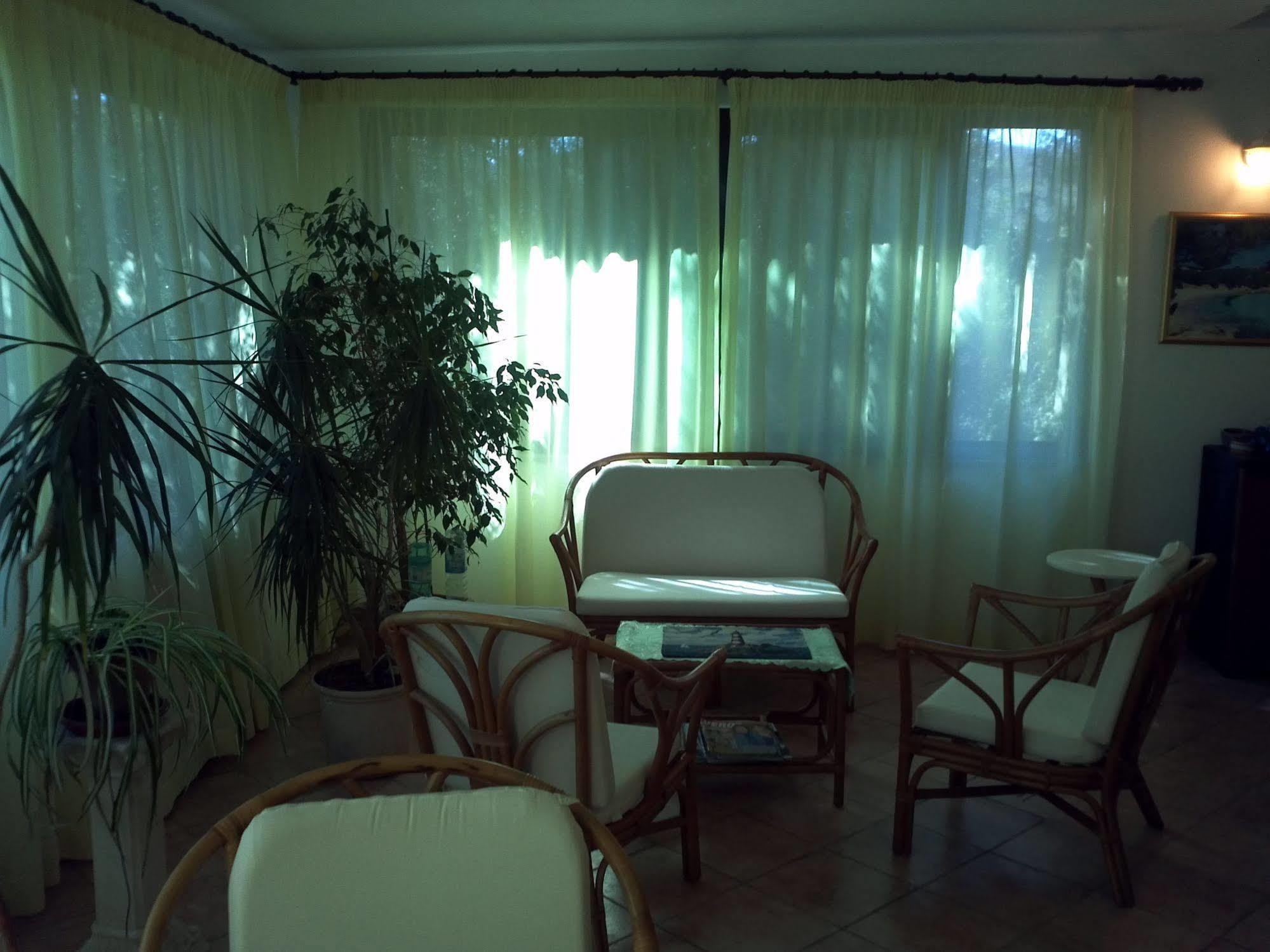 Hotel Abbaruja Олбия Екстериор снимка