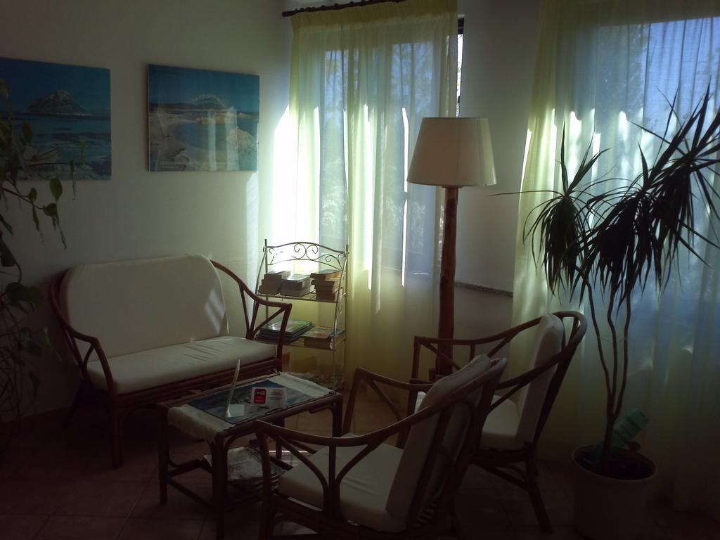 Hotel Abbaruja Олбия Екстериор снимка