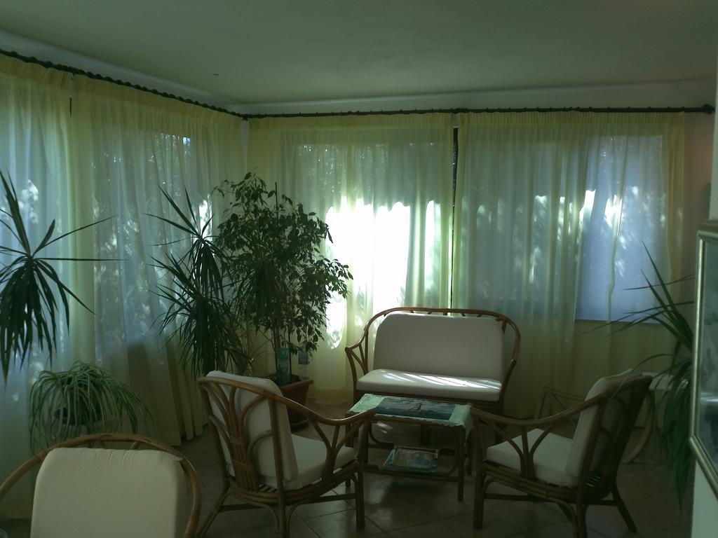 Hotel Abbaruja Олбия Екстериор снимка